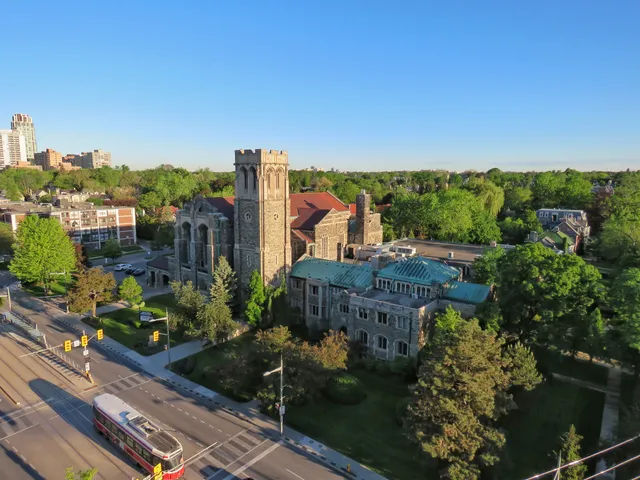 Timothy Eaton Memorial Church