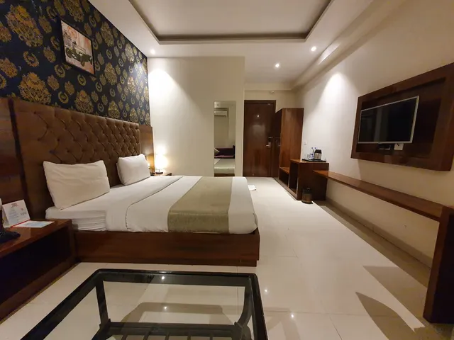 WhitePod Luxury at Delhi Airport