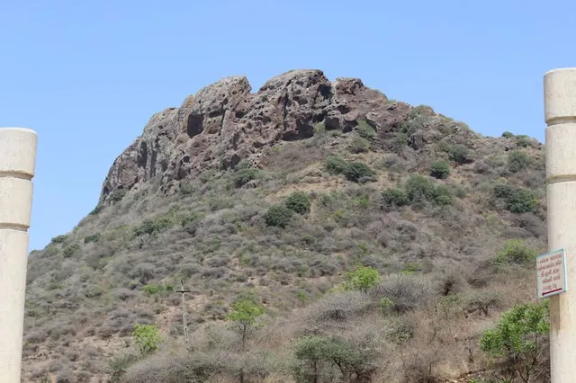Osam Hill - Patanvav