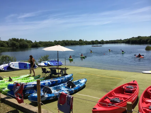 Cotswold Water Park Hire
