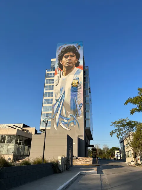 Mural de Maradona en Canning
