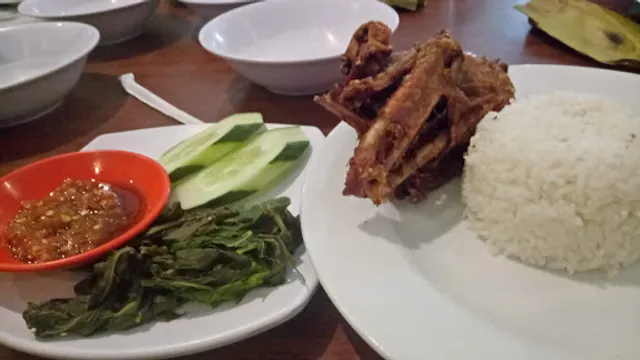 Bebek Goreng H. Slamet (Bhayangkara)