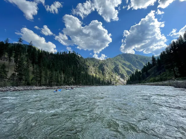 Wilderness River Outfitters & Trail Expeditions Inc.