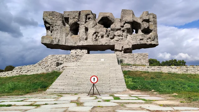 Monument to Struggle and Martyrdom