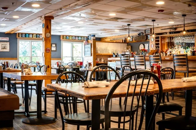 FINS Fish House & Raw Bar