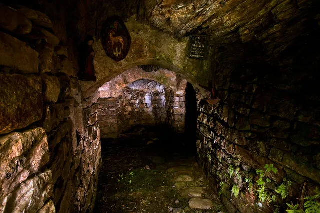 Ermita Rupestre de Cambarco