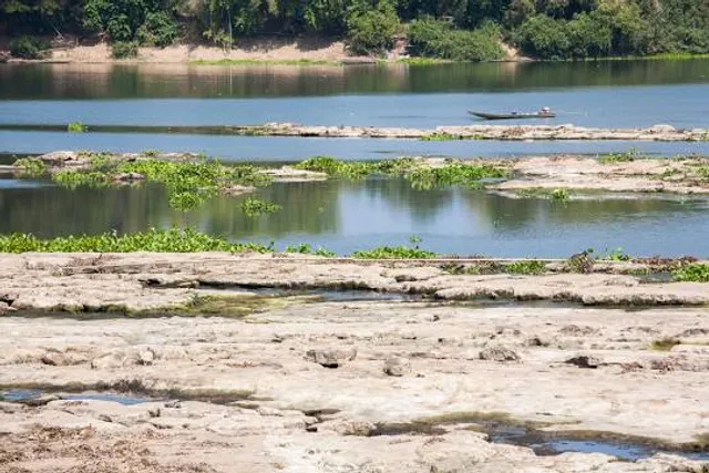 Kaeng Saphue Public Park