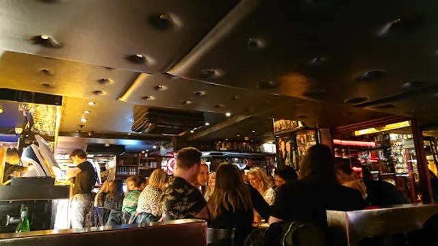 Ciro's Pizza Pomodoro -Italian Restaurant & Bar