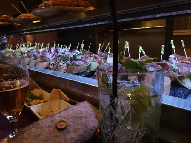 Quina Creu Tapas Restaurante