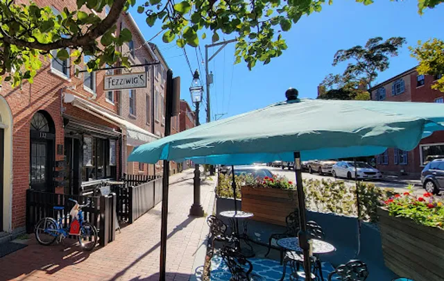 Fezziwig's Food and Fountain