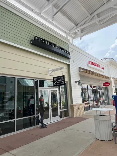 Grunt Style @ Tampa Premium Outlets