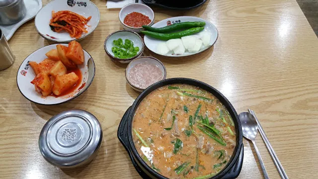 신의주찹쌀순대옥련점