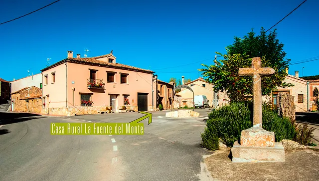 Casa Rural La Fuente del Monte en Segovia, para 4 personas con chimenea, wifi, barbacoa y patio.