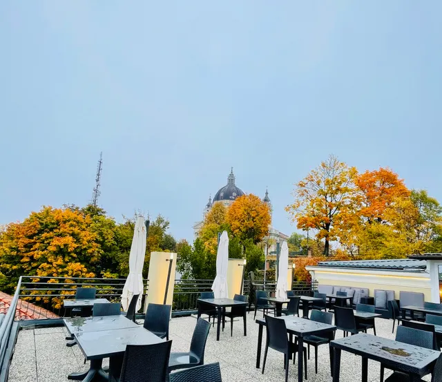 Cheers - Bistrot Superga