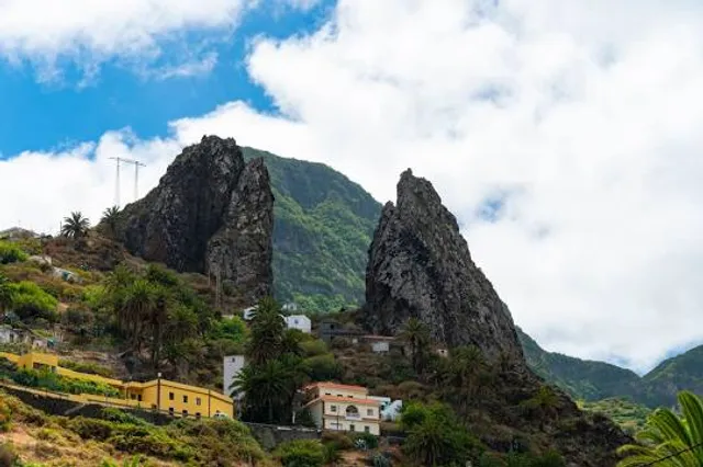 Roques Pedro y Petra
