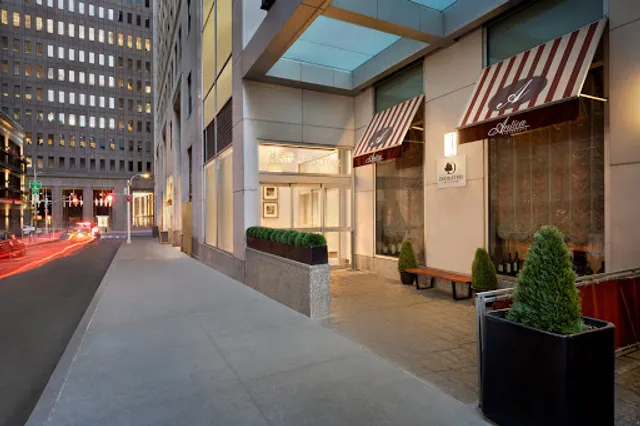 DoubleTree by Hilton New York Downtown