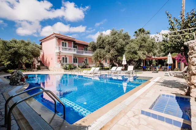 Kyprianos Studios & Apartments