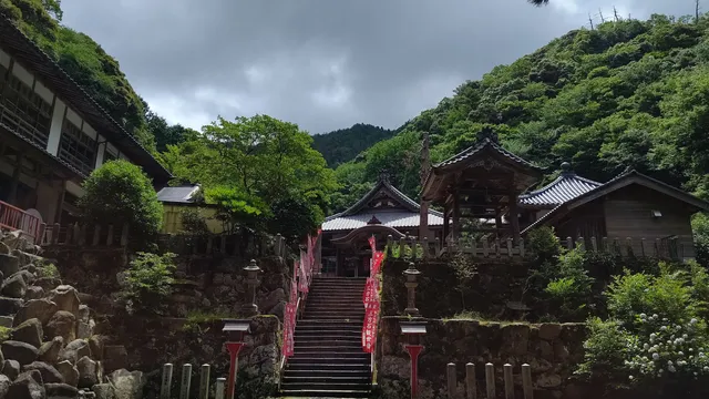 Daihizan Mikata Ishi-kanzeon