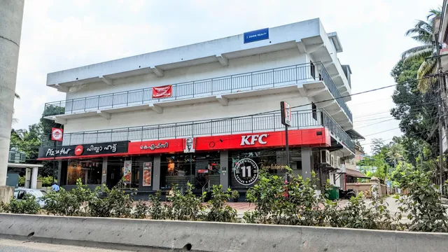 Pizza Hut | Thrippunithura, Kochi