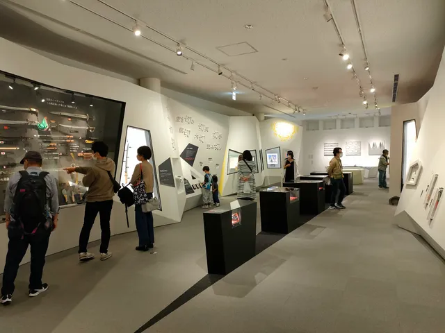 Feather Razor Museum