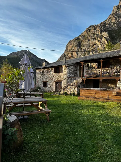 ✅ Apartamentos Rurales La Laguna Somiedo