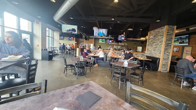 1925 PubHouse Courtyard