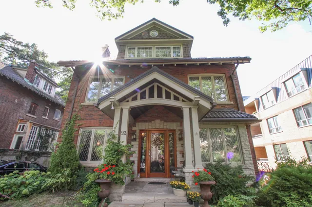 By The Park Bed & Breakfast, Toronto Canada