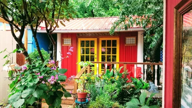 1812 Overture Bed and Breakfast