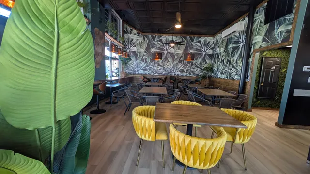 Bistro Tropical