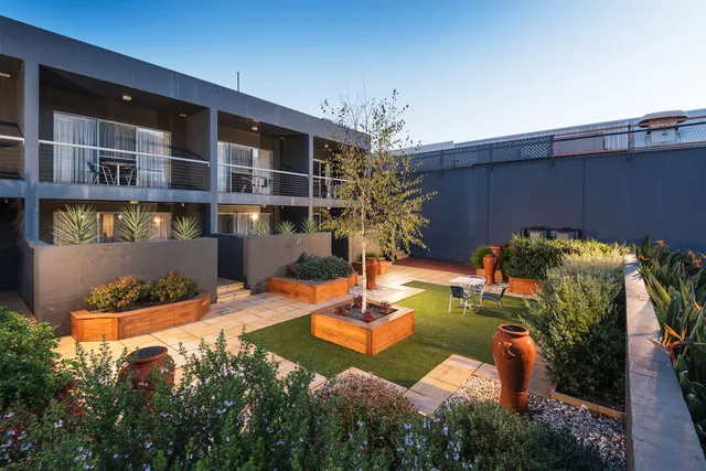 Bellevue on the Lakes