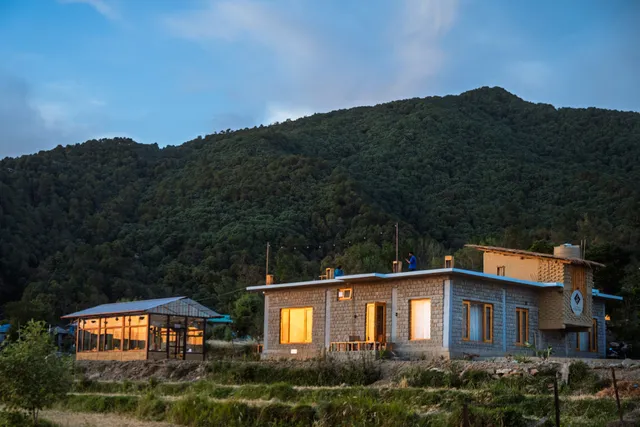 The Winter Courtyard by AVVAs Stays