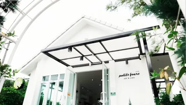 petits fours cafe เปอติฟูร์คาเฟ่