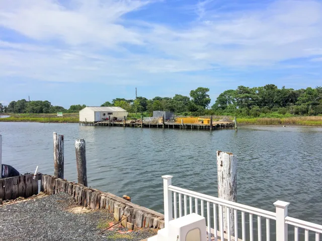 Harbour Side Grocery