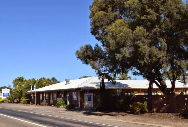 Roundhouse Motel - Peterborough