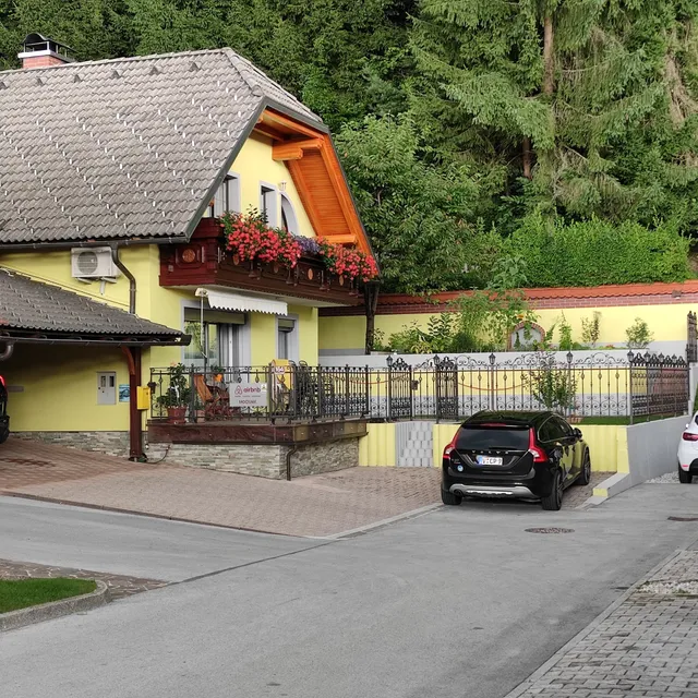 Sobe in prenočišča Mk, Matejka Močilnik Černenšek s.p.