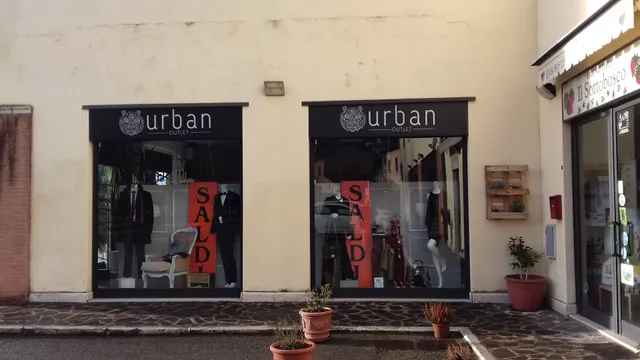 Urban Outlet - designer fashion and obvious in Siena!