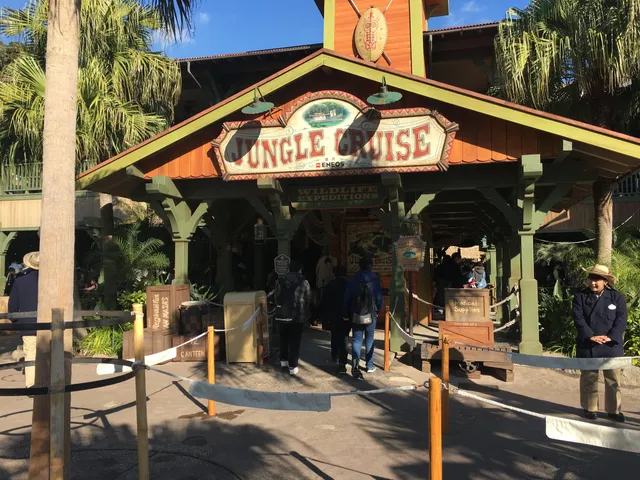 Jungle Cruise: Wildlife Expeditions