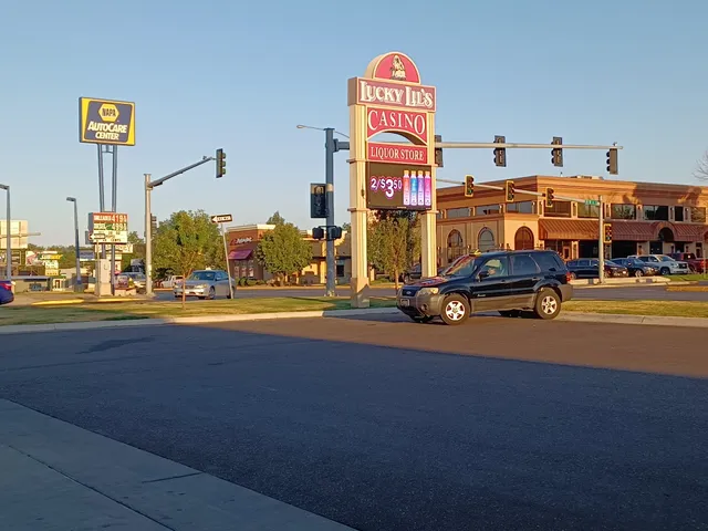 Lucky Lil's Casino & Liquor Store