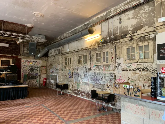 La Gare - Le Gore