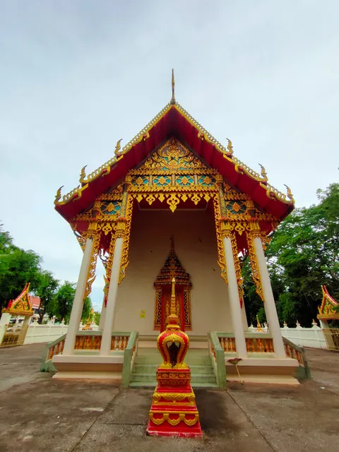 Wat Sa Kaeo Phra Aram Luang