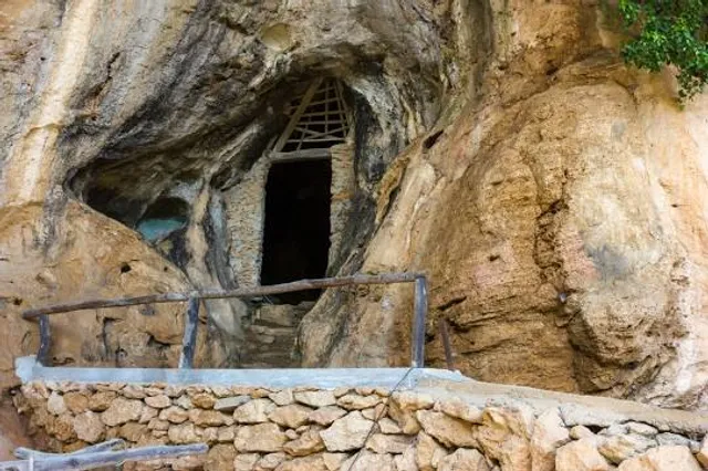 Cave Arma delle Manie