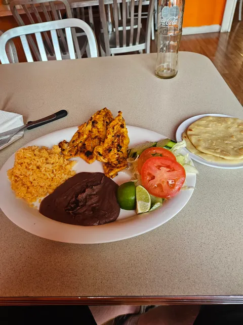 La Salvadoreña Restaurant