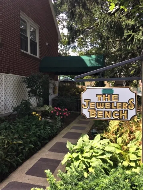 The Jewelers Bench