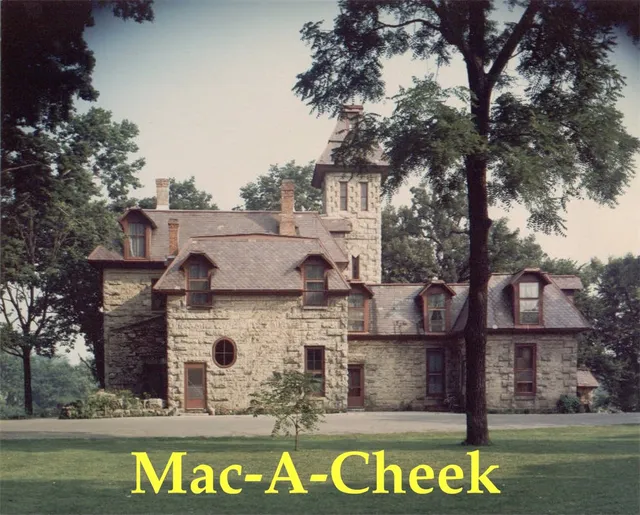 Piatt Castle Mac-A-Cheek