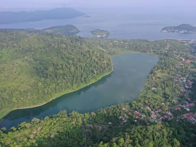Danau Aneuk Laot