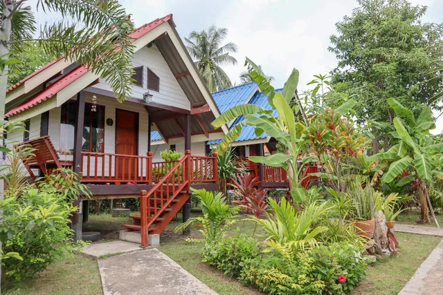 Lanta AndaLeaf Bungalow