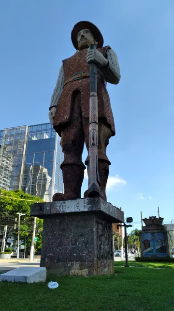Estátua do Borba Gato
