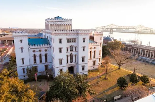 North Boulevard Town Square