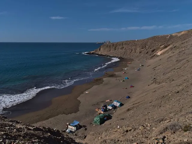 Playa Nudista Montaña Arena