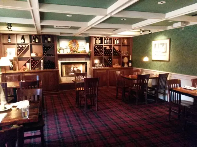 Off Shore Restaurant & Pub Bar